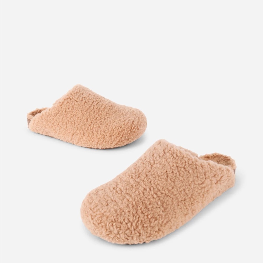 Intentionally Blank Apres Slippers - NWT - Size 7